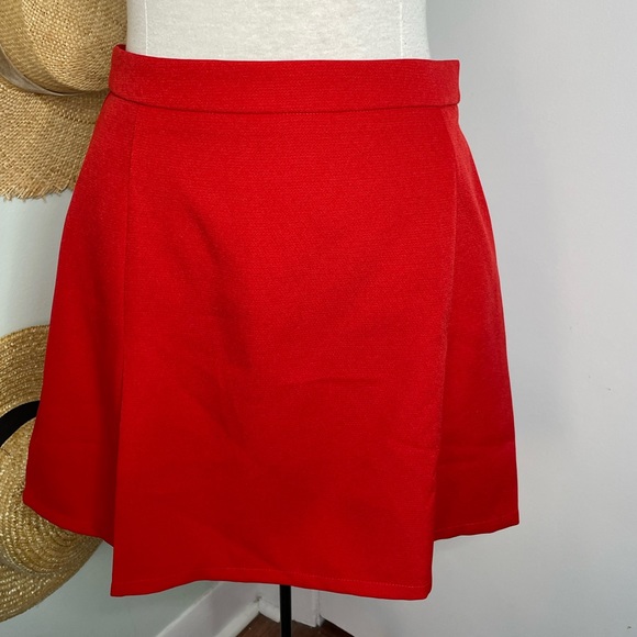 Red suit - Picture 4 of 6